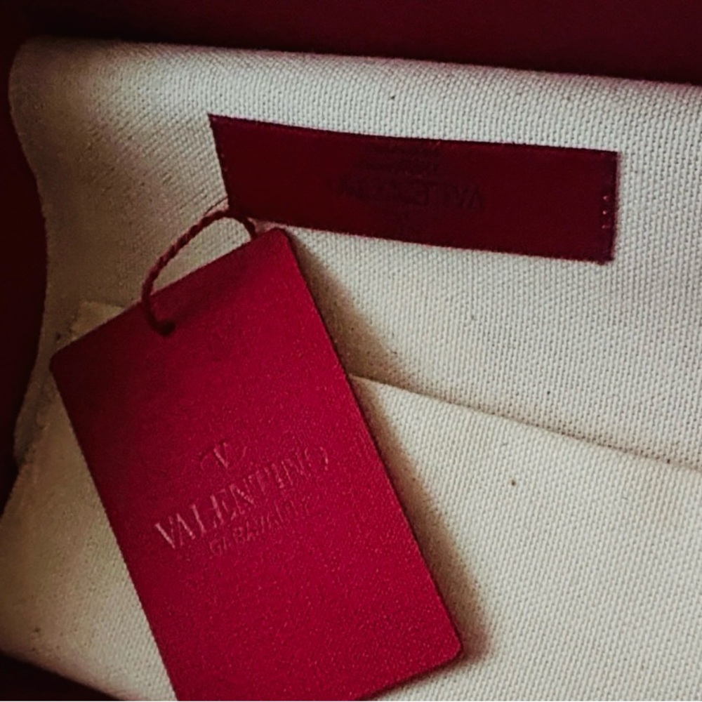 Valentino Garavani VLTN Black Leather Card Case Authentic With Tag - Picture 14 of 17